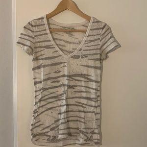 American eagle t shirt